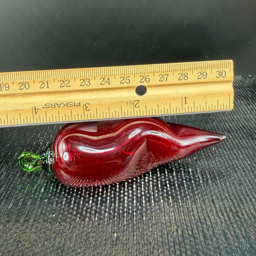 Vintage Hand Blown Glass Chili Pepper Ornaments Red Green Set of 2 Figurines‎